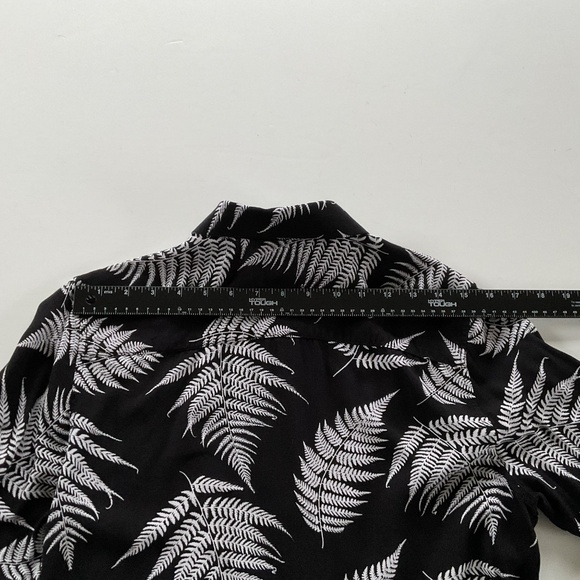 H&M Women’s Button Down Shirt Sz S Black & White Fern Print Retro Edgy Boho - Picture 8 of 11